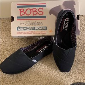Bobs by Skechers black shoes.7W
